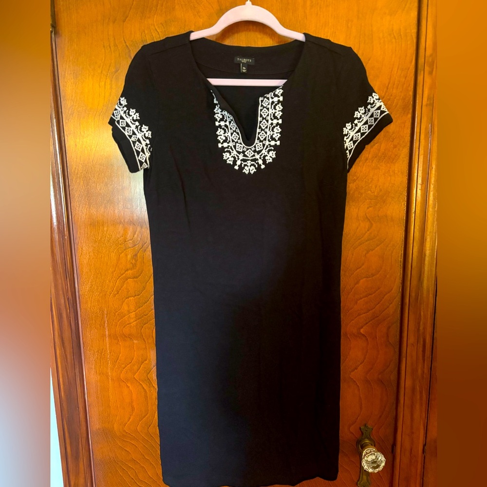 Talbots Black Embroidered Women's Dress with pockets Medium Petite